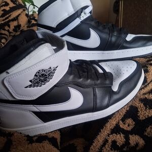 Jordan 1 High FlyEase Sz13